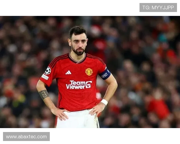 愤怒费尔南德斯模仿穆帅抗议红牌 愤怒费尔南德斯模仿穆帅抗议红牌